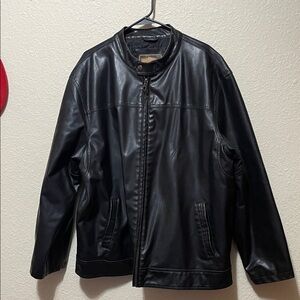 Arizona Jean Company Men's Black Faux Leather Jacket. Good Condition. Size 2XL.